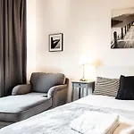 Powiśle 2-Bedroom Apartments